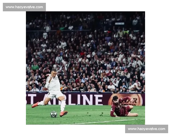 姆巴佩肩膀越位 1 毫米？VAR 判罚撕裂足球温度